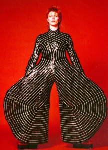 Body a rallas para el Aladdin Sane tour, 1973 - Fografía de Kansai Yamamoto